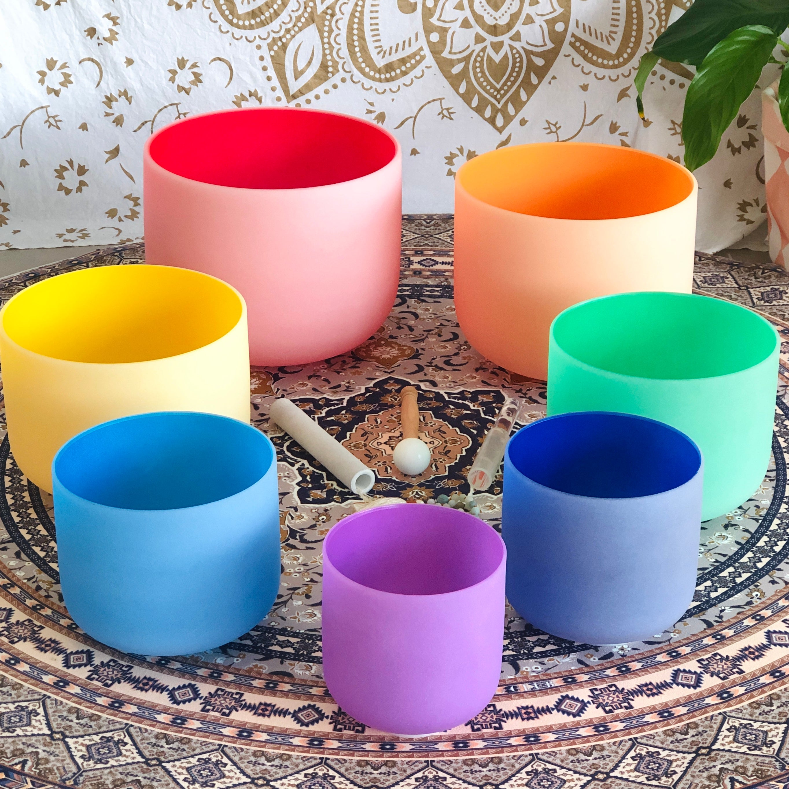 Set of 7 Rainbow Colour Crystal Singing Bowls in Beige Bags