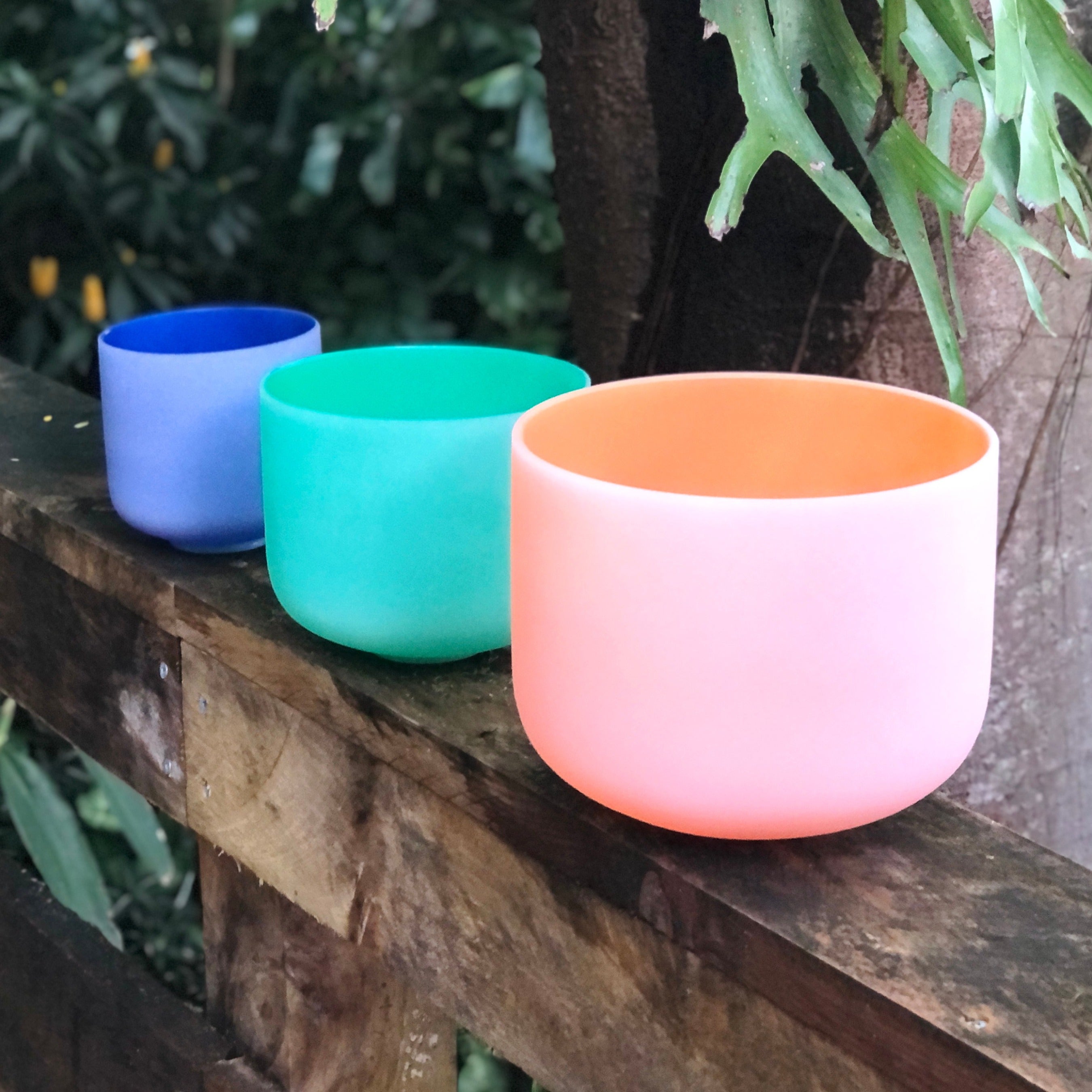 ColourCrystalBowls_11_4eb8cdac-384c-4cdb-909c-8e4d16ab5f71.jpg