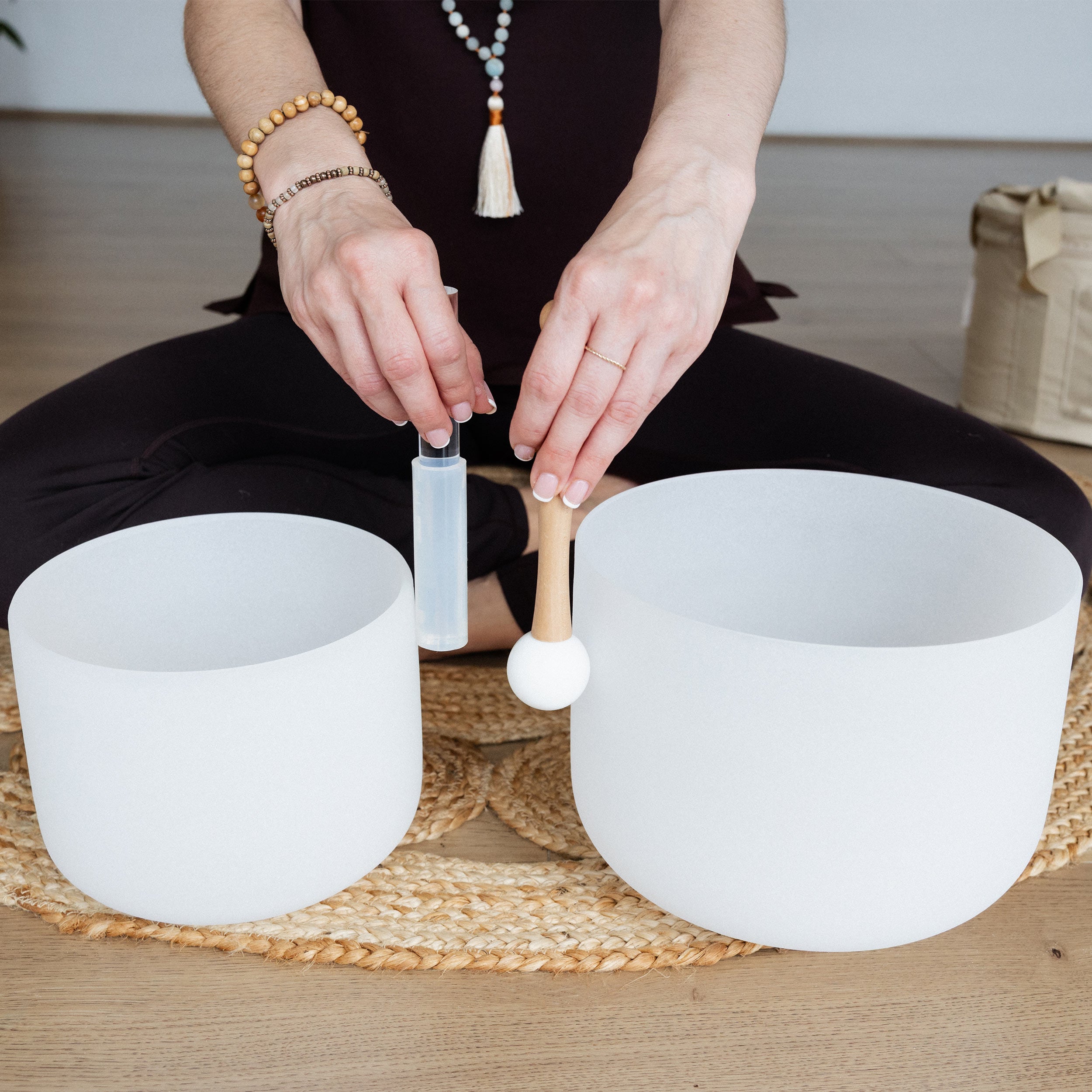 Earth & Soul Stars︱Set of 2 Crystal Singing Bowls in Beige Bag