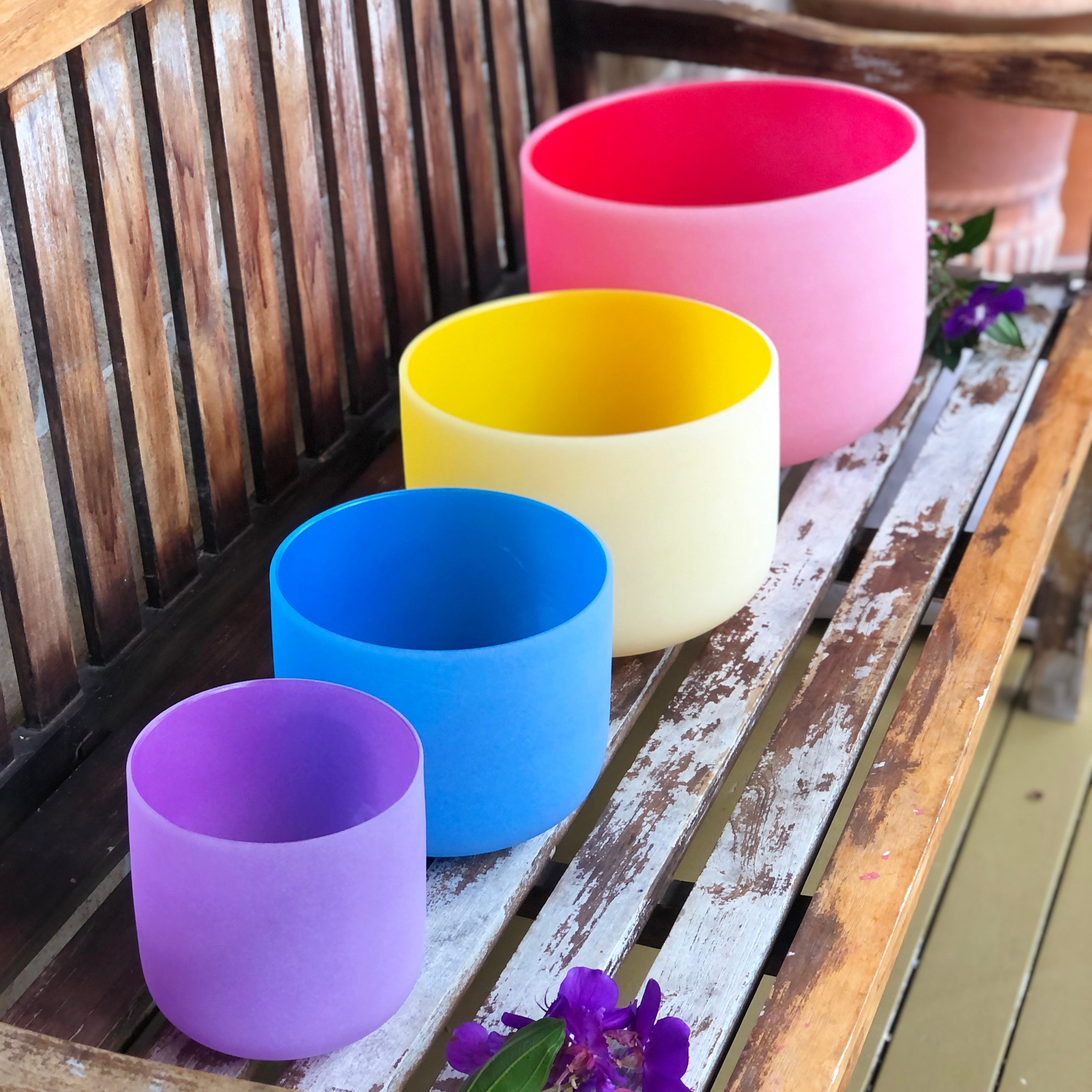 Set of 4 Colour Crystal Singing Bowls in Beige Bag